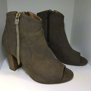 XoXo Barrymore Open toe booties